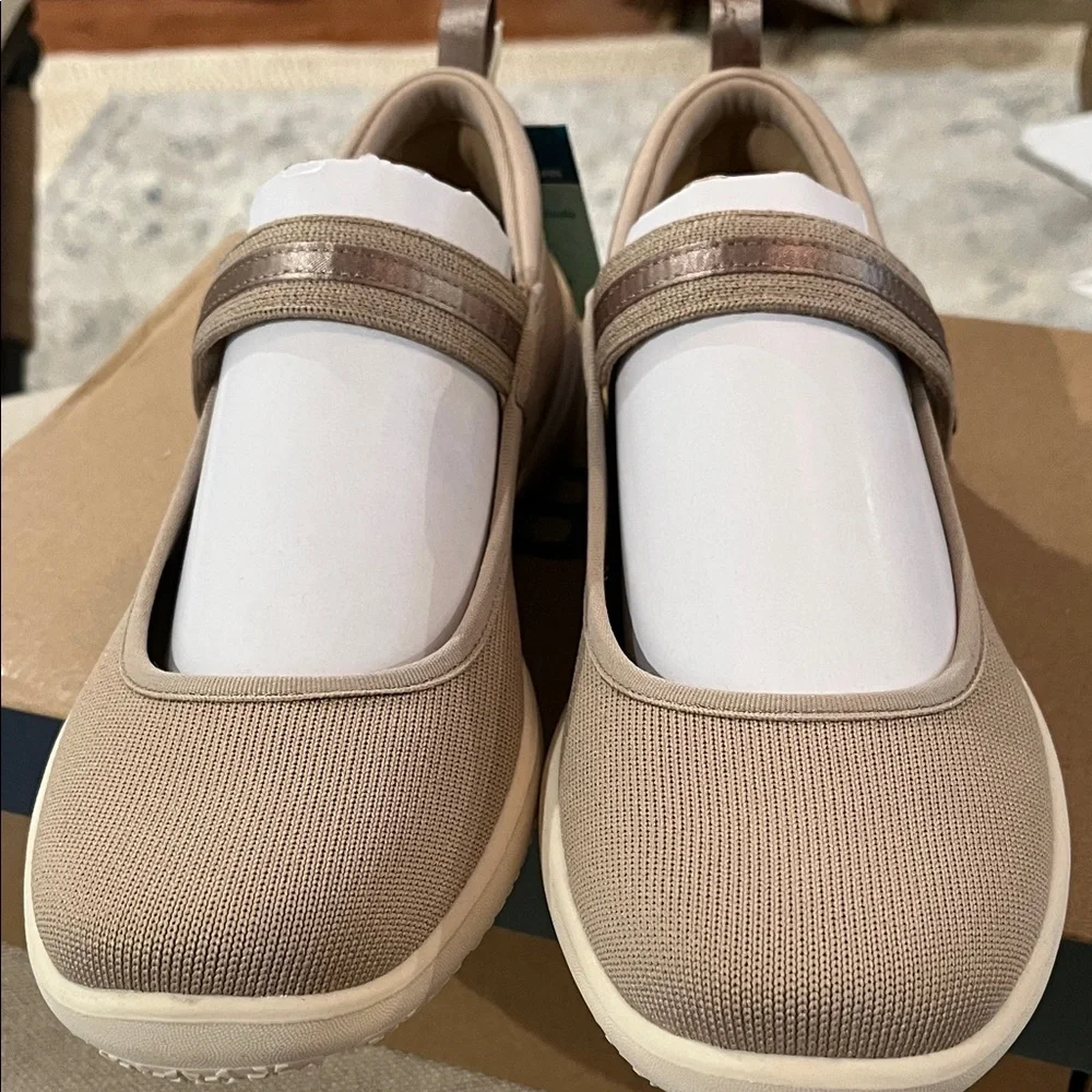 JBU Taupe Merry Knit Mary Janes/NIB/9.5M - Picture 10 of 14